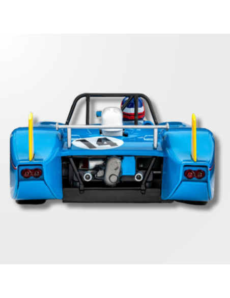 Vista trasera del Matra-Simca MS670B con detalle del alerón y escape.