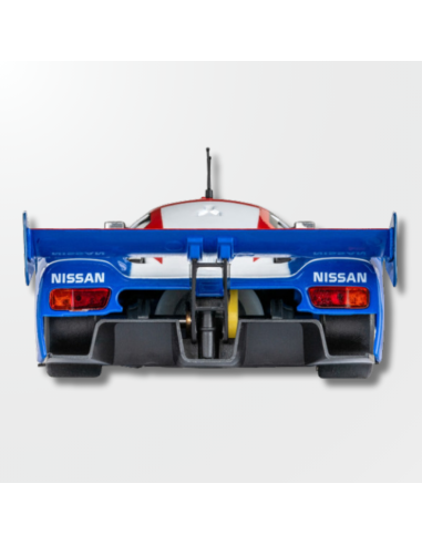 Primer plano de la decoración de Julian Bailey y Mark Blundell en el coche de slot Nissan R89C.