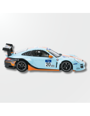 Vista en ángulo del Porsche 997 Gulf Racing
