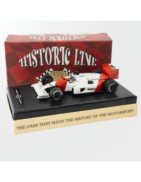 Monoplaza NSR Formula 86/89 Alain Prost en su caja de presentación.