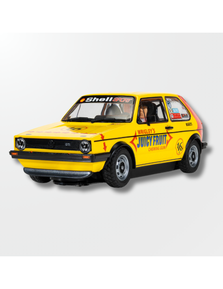 primer plano del frontal del Volkswagen Golf GTI número 16 de Superslot.
