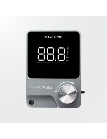 Compresor de aire portátil Turbox Mini con pantalla digital de presión en tiempo real y mando giratorio de control.